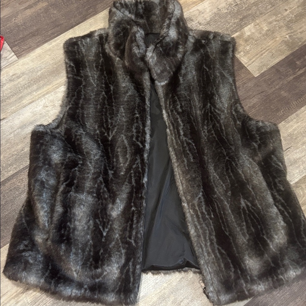 Blassport faux fur reversible vest size M